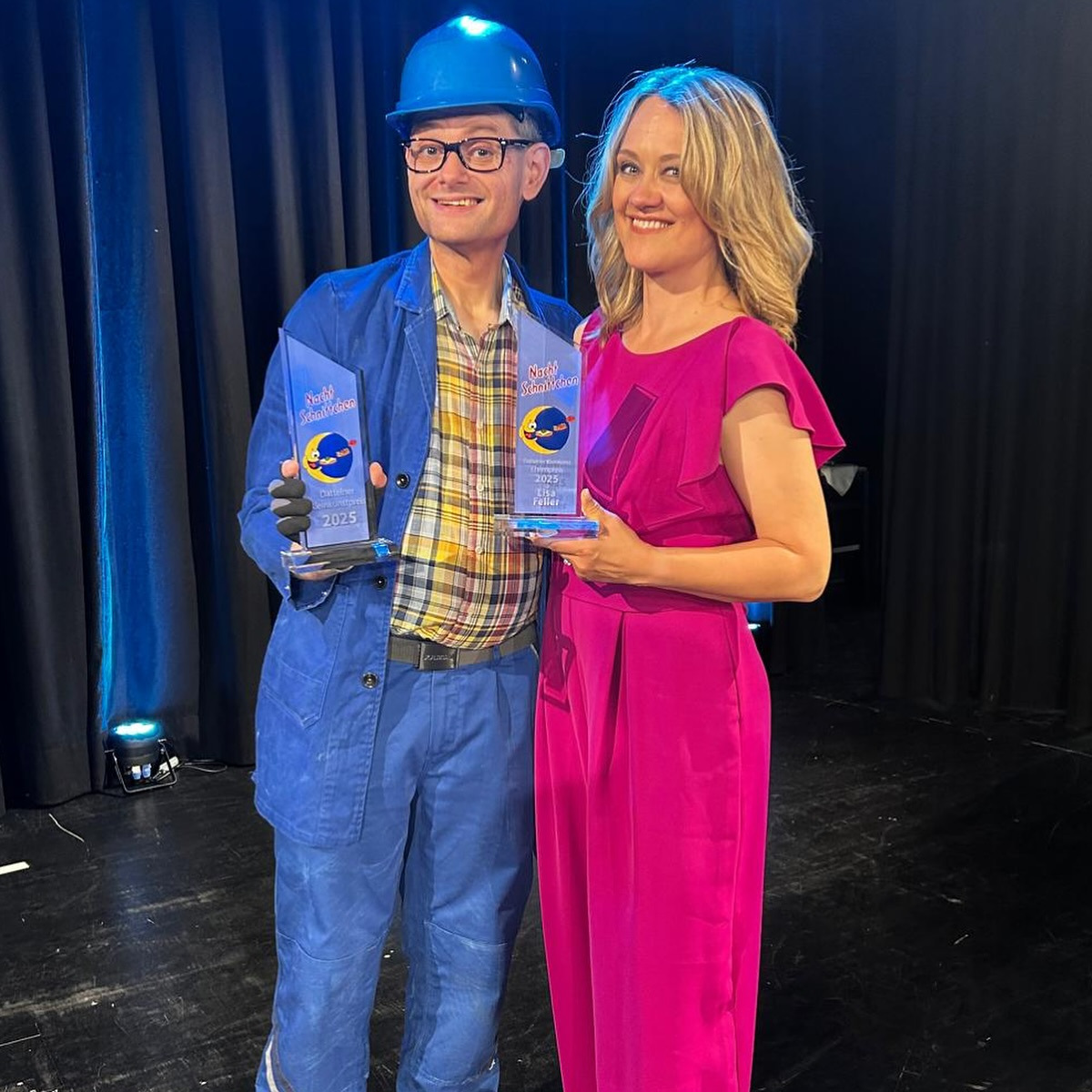 Handwerker Peters mit Ehrenpreis-Trägerin Lisa Feller
