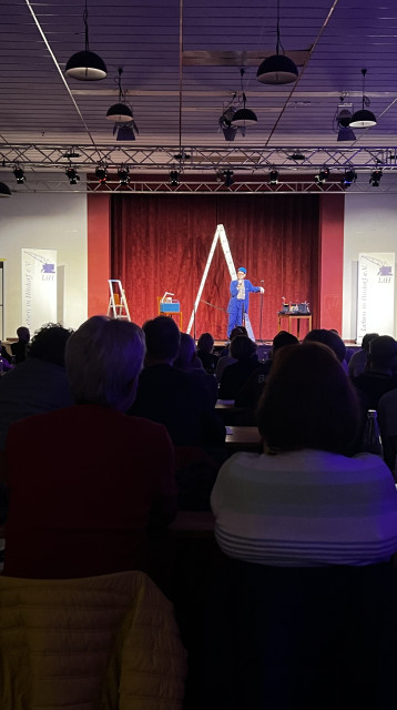 Comedian Handwerker Peters in Leverkusen in der ausverkauften Scala - Herbst, ein zweiter Frühling für Handwerker-Live-Comedy (Photo 2)