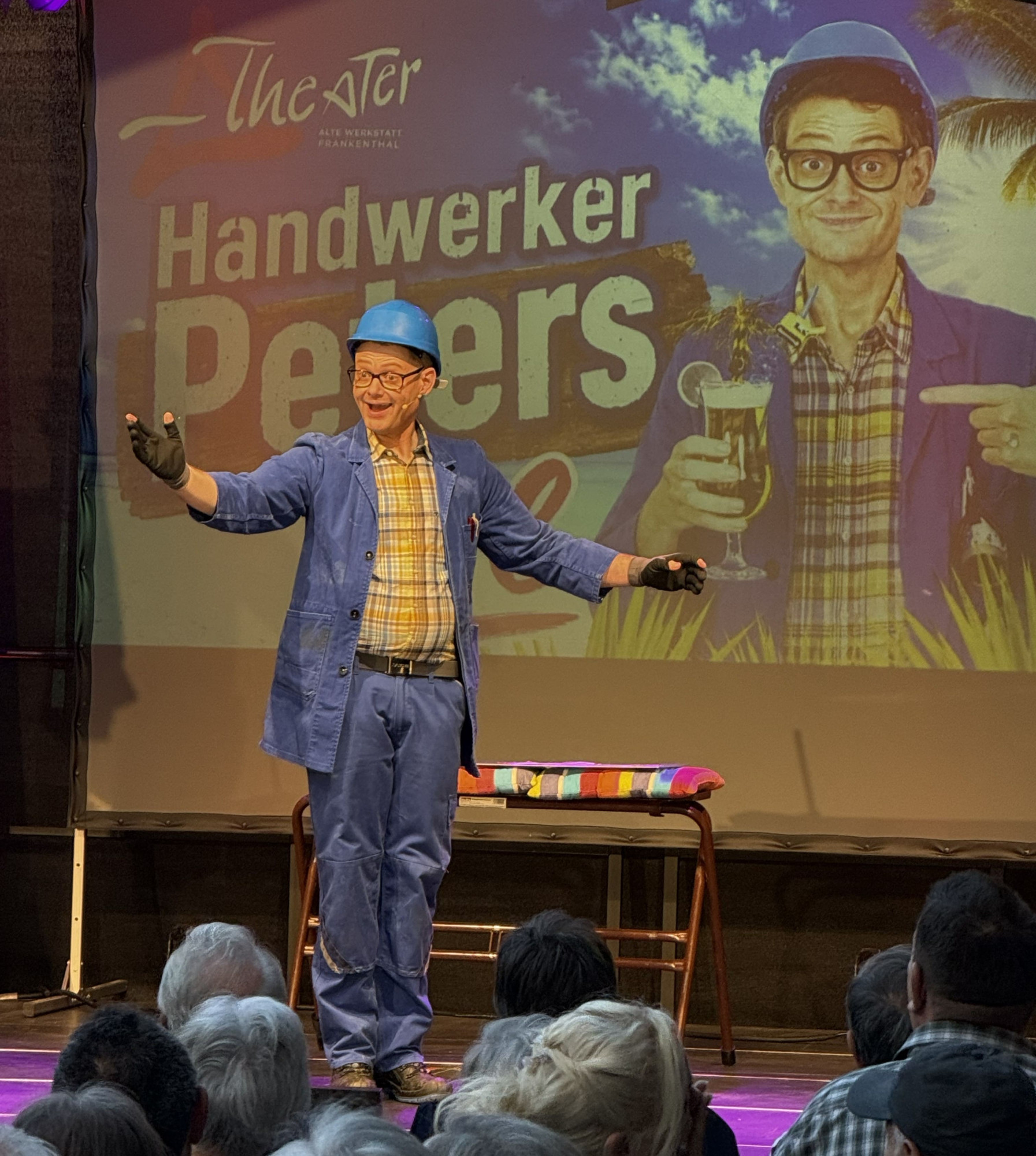 Handwerker Peters Sommer-Comedy mit Video-Leinwand