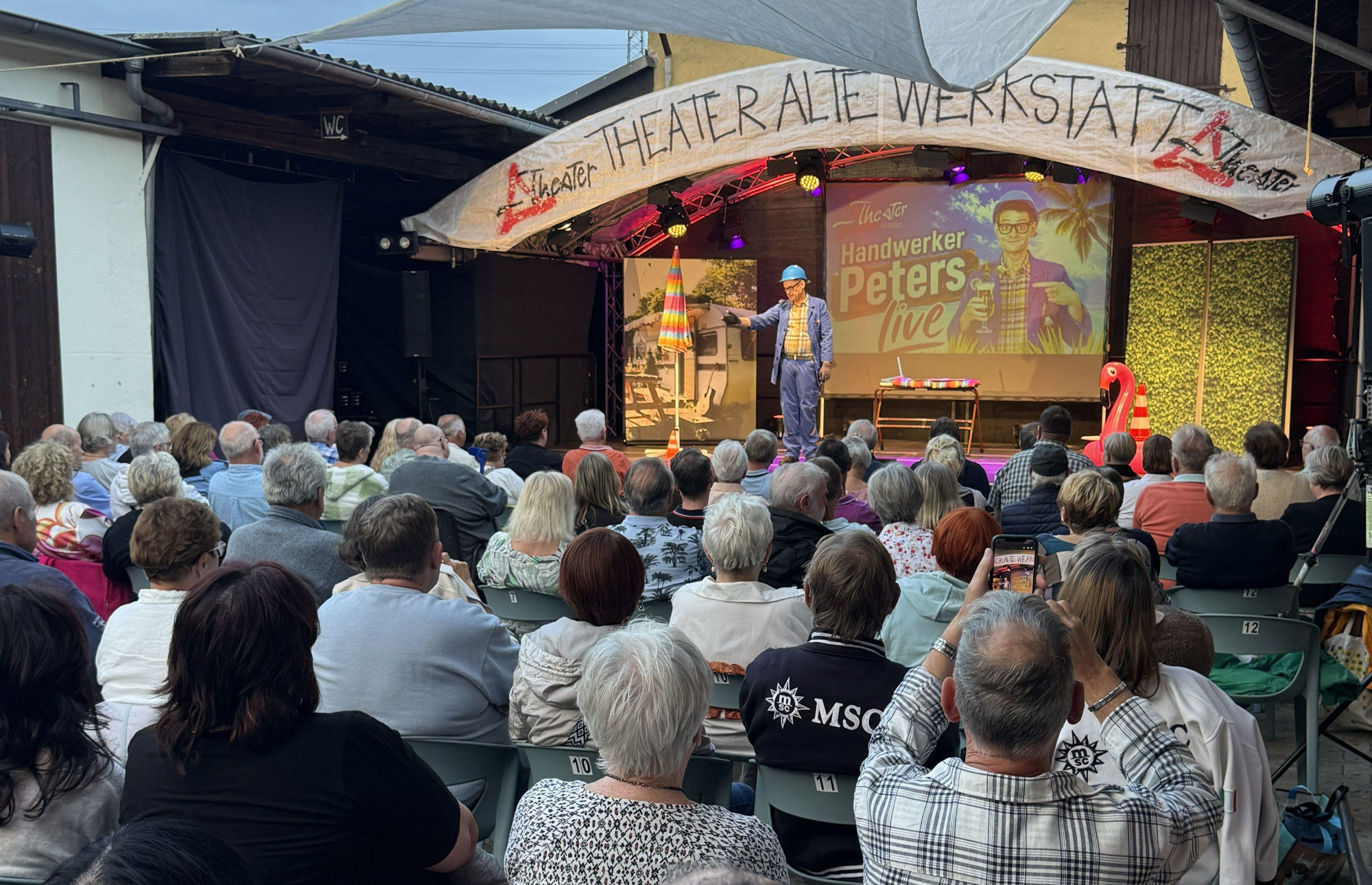Handwerker Peters auf ausverkaufter Open-Air Bühne in Großkarlbach