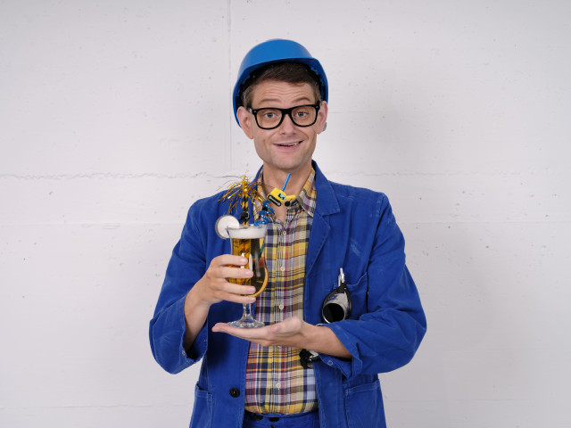 Handwerker Peters mixt Comedy-Cocktail - Letzte Comedy-Sommer-Tour 2026: Handwerker im Urlaub (Photo 1)